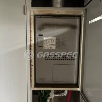 施工前の暖房熱源機（GTH-2417AWX3H-H）