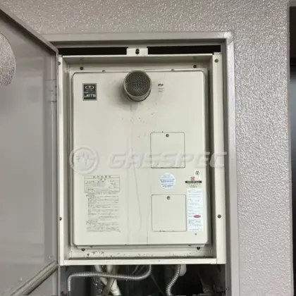 施工前の給湯器（YG1602RG）