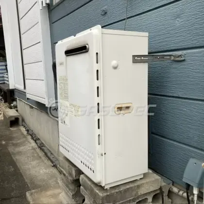 施工前の給湯器（GRQ-2050SAAX）