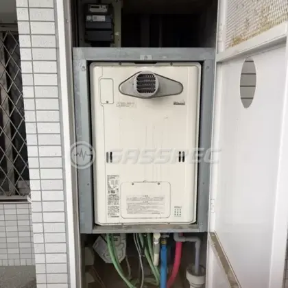 施工前の給湯器（RUFH-E2403SAT2-3）