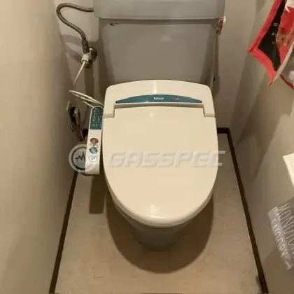 施工前の便座（C-18PU/DT-810UZ）