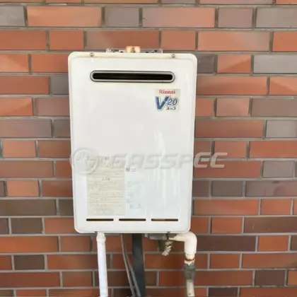 施工前の給湯器（RUX-V2010W）
