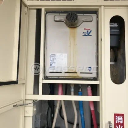 施工前の給湯器（RUF-V2405SAT）