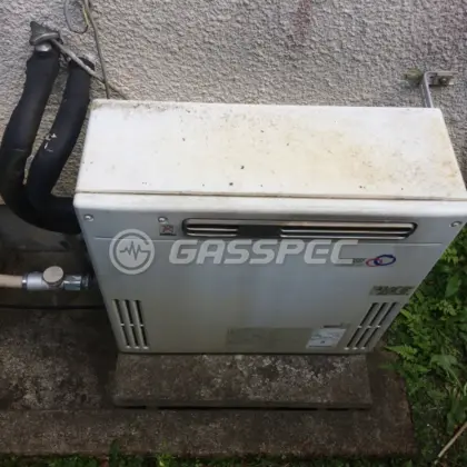 施工前の給湯器（GN-200AR-1）