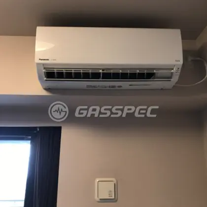 施工後のエアコン（パナソニック CS-408CFR2-W）
