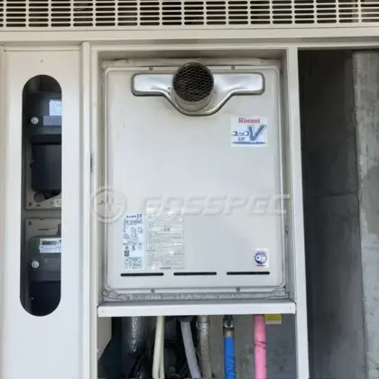 施工前の給湯器（RUF-V2405SAT）