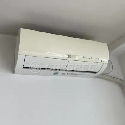 施工前のエアコン（MSZ-W404S）