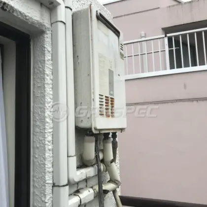 施工前の給湯器