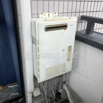 施工前の給湯器（HGW-200VK）