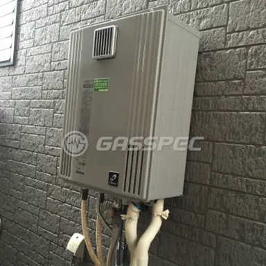 施工後の給湯器（パーパス GX-H2000AW-1）
