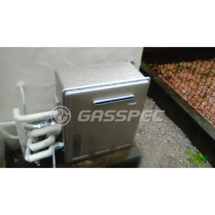 施工後の給湯器（リンナイ RUF-E2405SAG(A)）