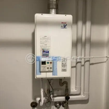 施工前の給湯器（RUX-V1610FFUA-E）