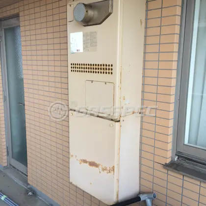 施工前の暖房熱源機（GTH-2433AWXH-T）
