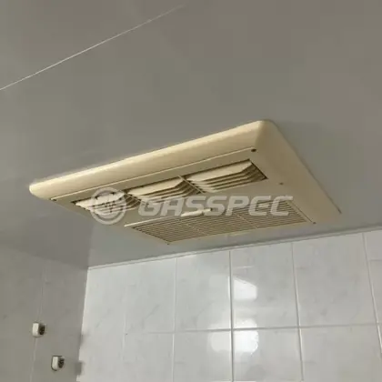 施工前の浴室乾燥機（FD2808）