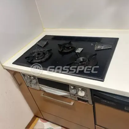 施工前のビルトインガスコンロ（PKD-D71SWGAV）