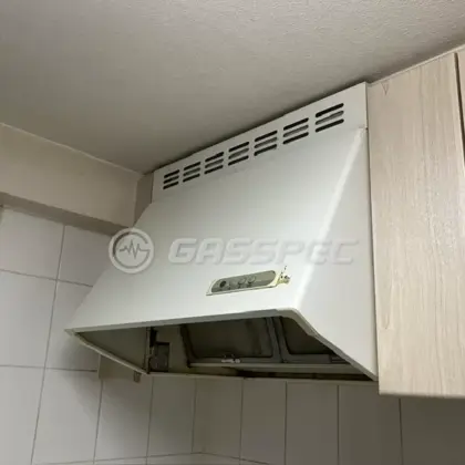 施工前のレンジフード