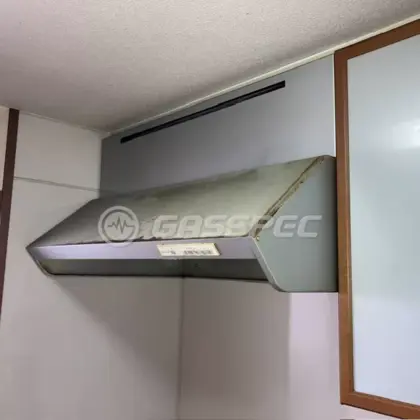 施工前のレンジフード