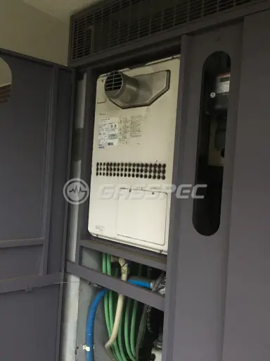 施工前の暖房熱源機（GTH-2413AWXH-T）