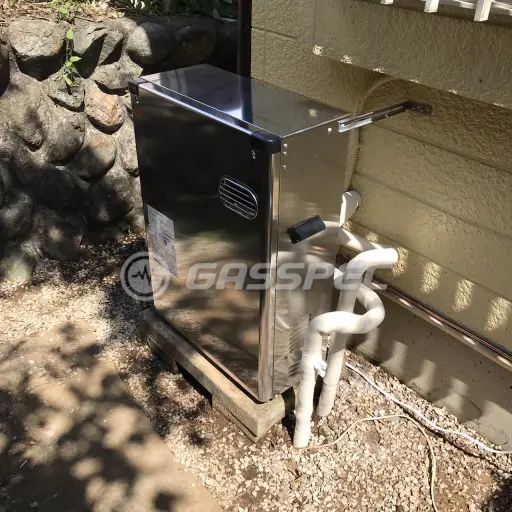 交換後の給湯器（ノーリツ OTQ-4705AYS）