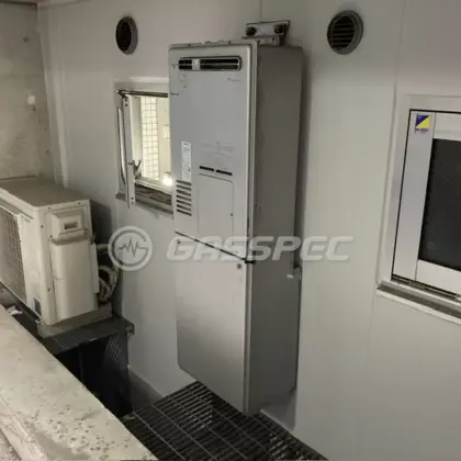 施工前の暖房熱源機（RUFH-V2400AW2-6）