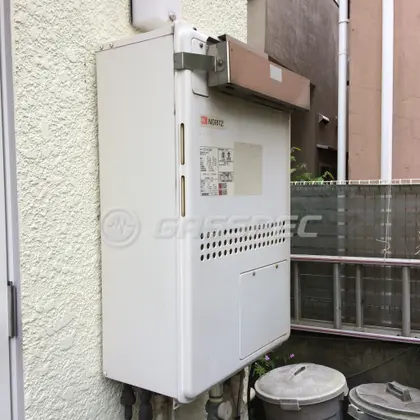 施工前の暖房熱源機（GTH-2413AWX）