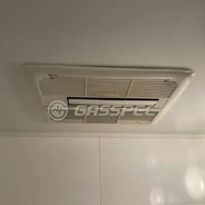 施工前の浴室乾燥機（BBD-3304ACSK-J3）