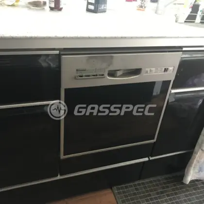 施工前のビルトイン食洗機（RKW-403A-SV）