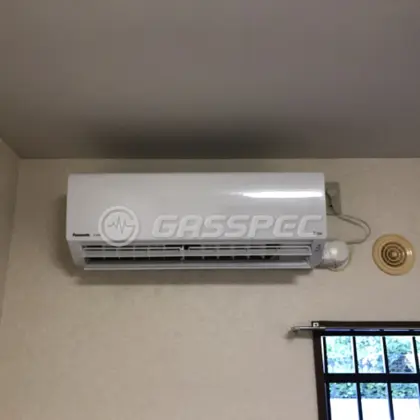 施工後のエアコン（パナソニック CS-220DFL-W）