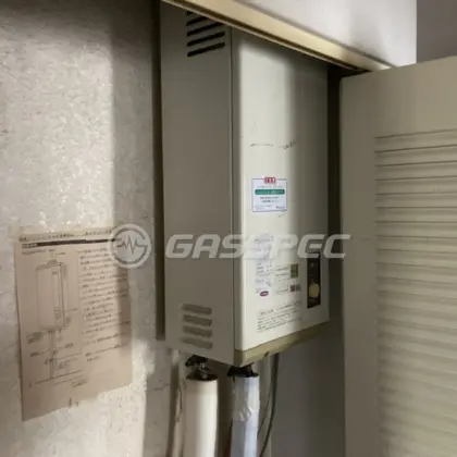施工前の給湯器（UR-162）