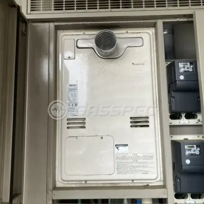 施工前の暖房熱源機（RUFH-V2403AT2-3(B)）