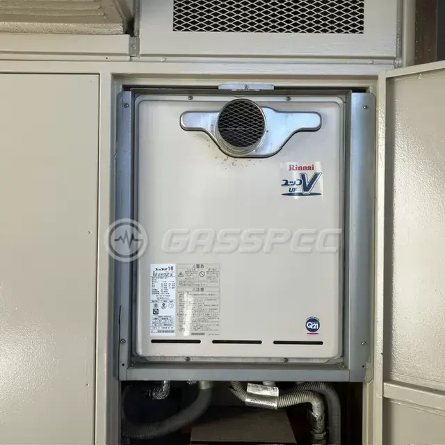 交換前の給湯器（リンナイ RUF-A1610SAT(A)）