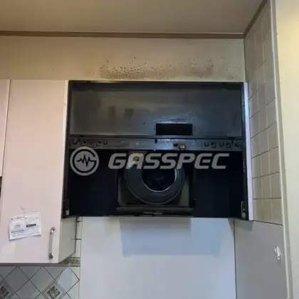 施工前のレンジフード