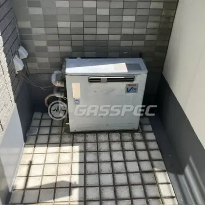 施工前の給湯器（RUF-V2400AG-1）