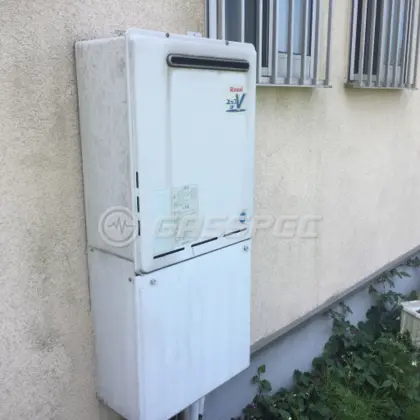 施工前の給湯器（RUF-A2400SAW）