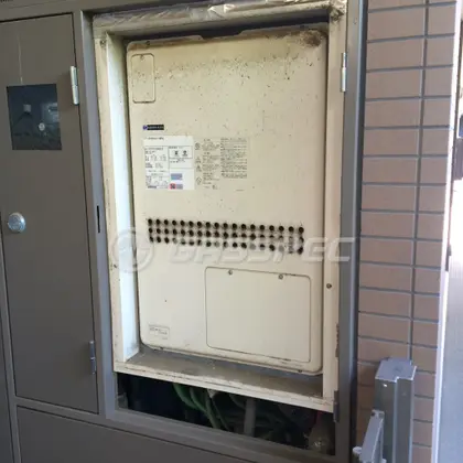 施工前の暖房熱源機（GTH-2413AWXH-H）