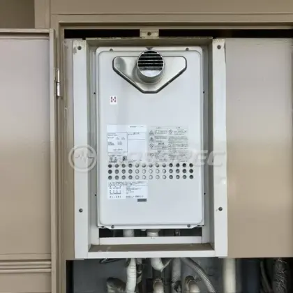施工前の給湯器（YV2060RT）