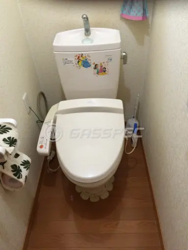 交換前のトイレ（TOTO CS380B）