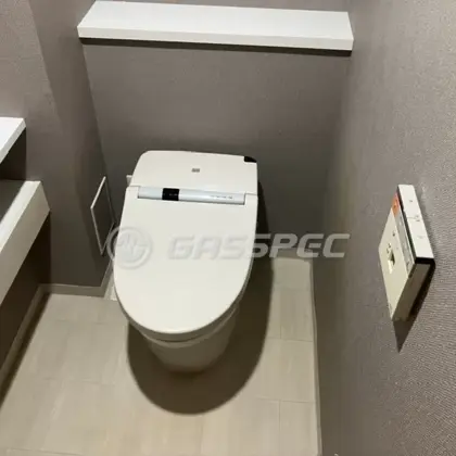 施工前のトイレ（TCF986 / CS3698P）