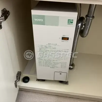 施工前の電気温水器（RE12N）