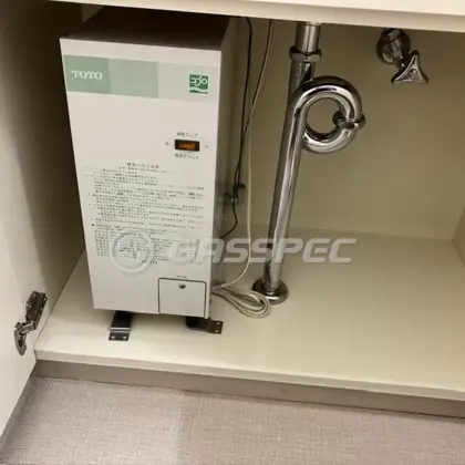 施工前の電気温水器（RE12N）