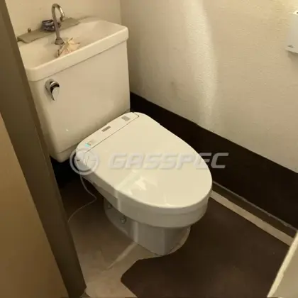 施工前の便座（TCF-4721）