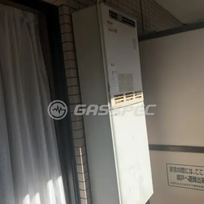 施工前の給湯器（RUF-1608W）