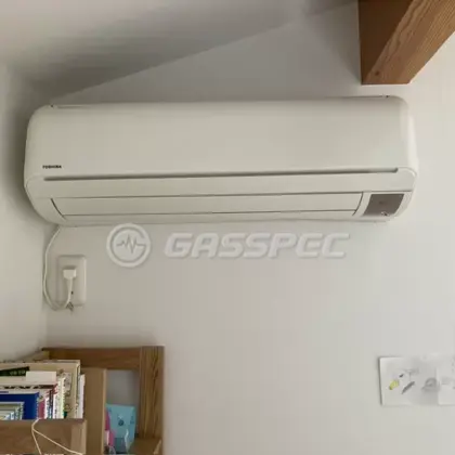 施工前のエアコン（RAS-2555RJ）