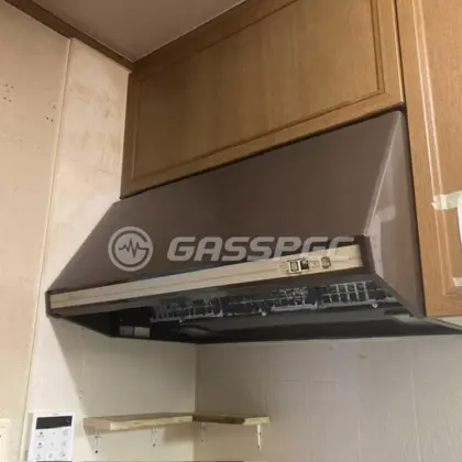 施工前のレンジフード