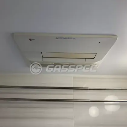 施工前の浴室乾燥機（BBD-3311ACSK-J3）