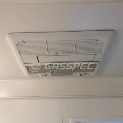 施工前の浴室乾燥機（FD2810F1M）
