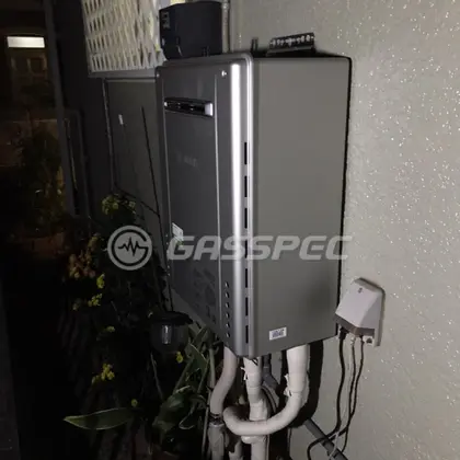 施工後の給湯器（ノーリツ GT-C2062SAWX BL）