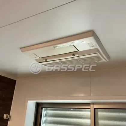 施工前の浴室乾燥機（RBHM-C337K1P）