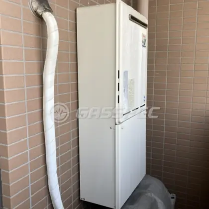 施工前の給湯器（RUF-A2400SAW(A)）