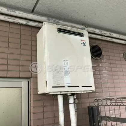 施工前の給湯器（RUXC-V3201W）